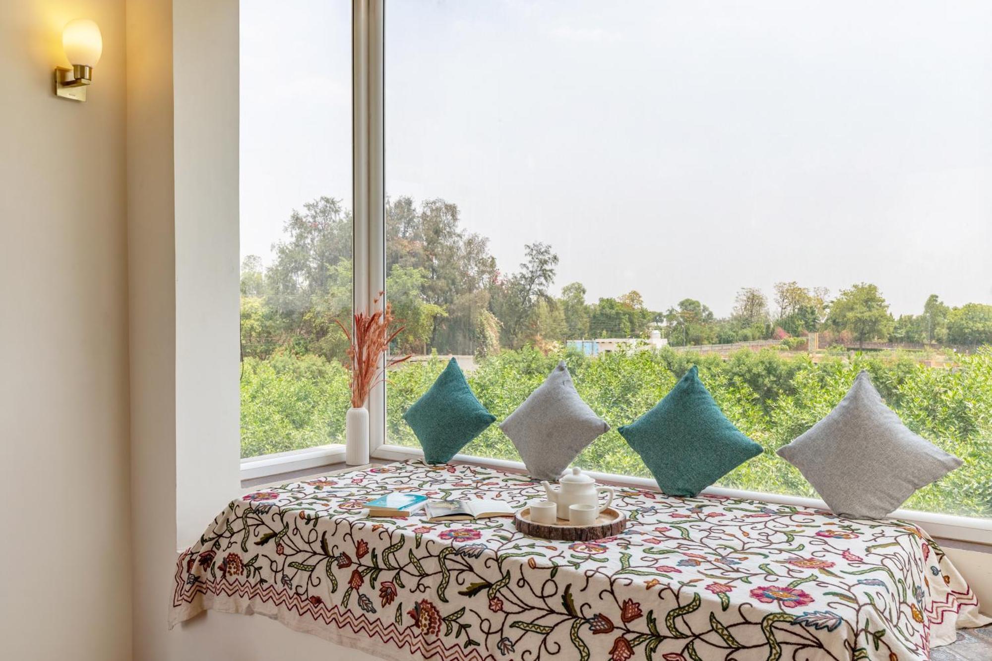 Alaya Stays Raga 2Bhk Farmstay With An Entertainment Lounge Sohna エクステリア 写真
